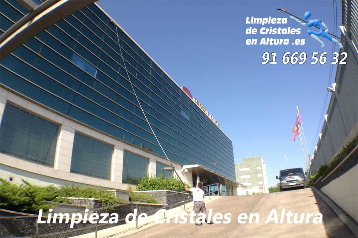 Empresa de Limpieza de Cristales en Altura Empresa de Limpieza de Cristales en Altura